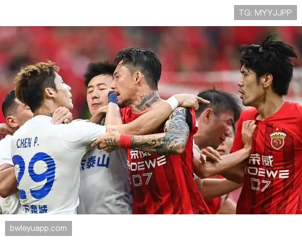 上海海港联赛近期状态回升，阵容调整与关键战表现成为竞争走势关键