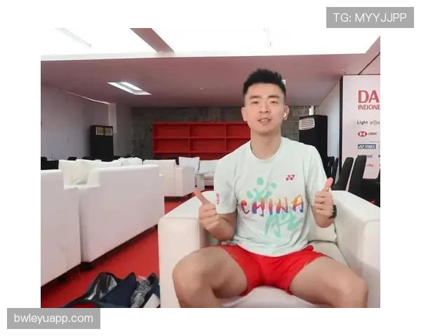 郑思维训练完直接啃冰棍，这自律人设是不是有点绷不住了？